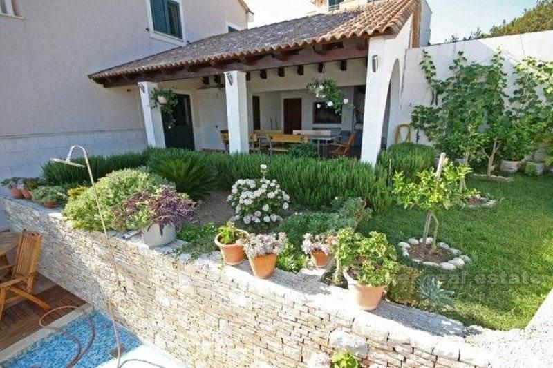 île de Ciovo, belle villa de luxe avec piscine