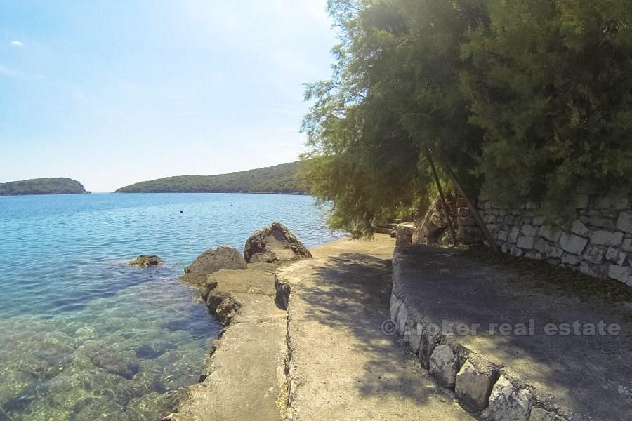 Villa første rad til sjøen, nær Dubrovnik, for salg