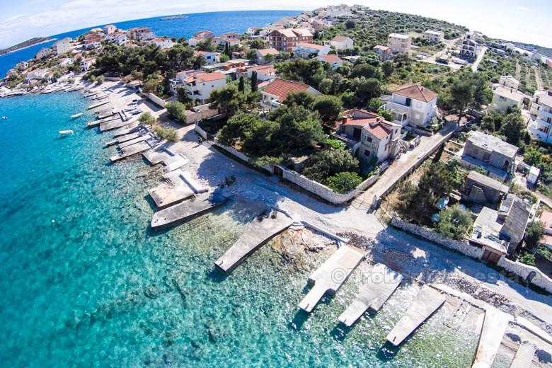 Nära Rogoznica - Vackert parhus