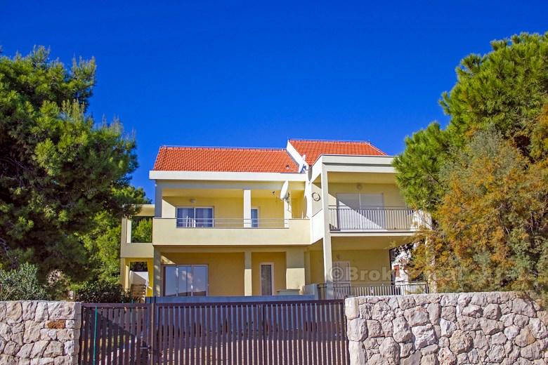 Nära Rogoznica - Vackert parhus