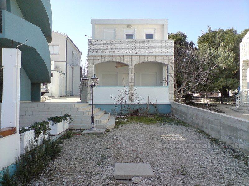 Huset första raden mot havet - ön Murter