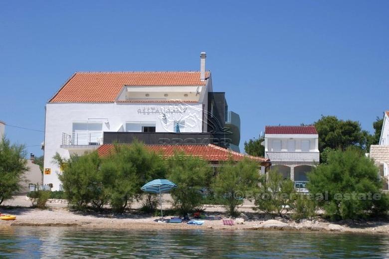 Dům první řadě u moře - ostrov Murter