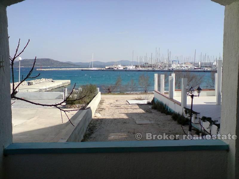 Dům první řadě u moře - ostrov Murter