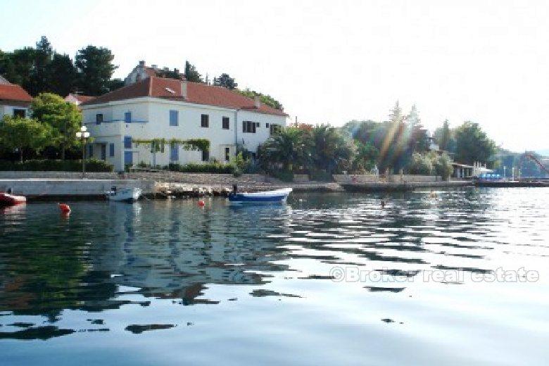 Rodinný dům / Villa - první řadě u moře - oblast Zadar