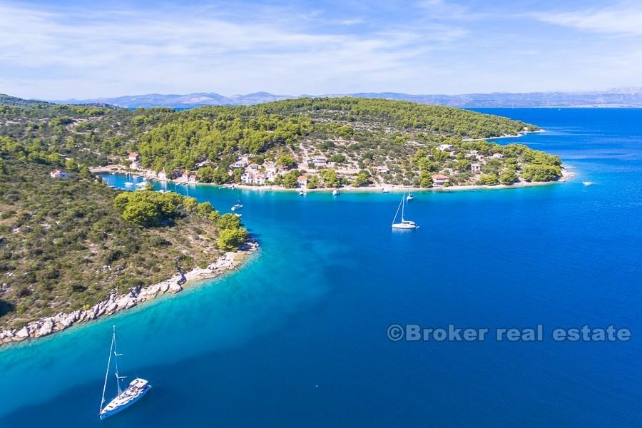 Проект строительства 11 вилл ─ в первом ряду от моря ─ остров Шолта