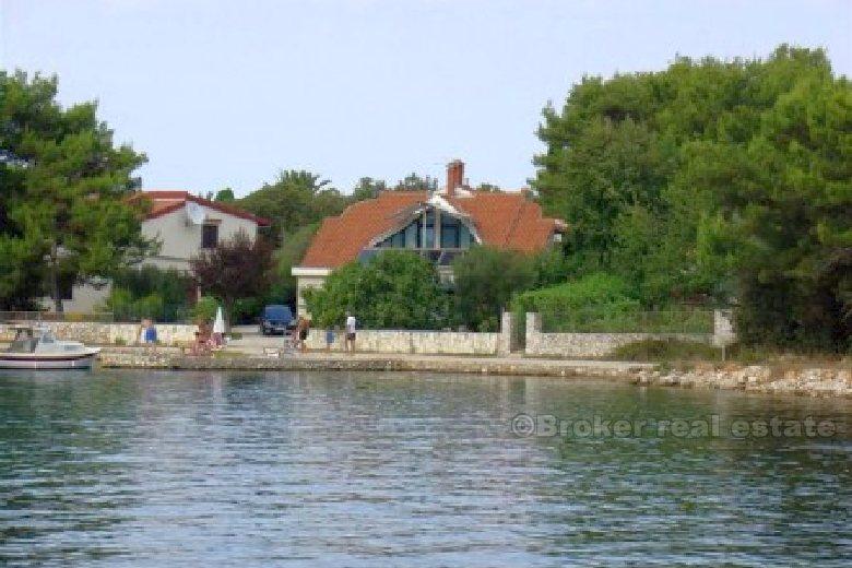 Dom - Ostrov Ugljan - prvom rade k moru