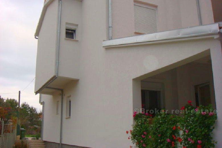 Casa con vista mare - zona Zara