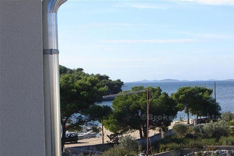 Huset - Sibenik område - Første rad til sjøen