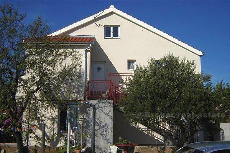 Huset - Sibenik område - Første rad til sjøen