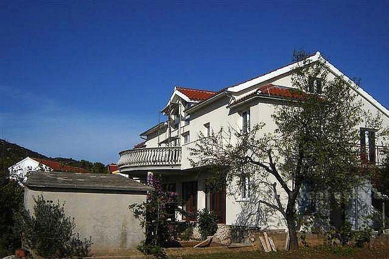 House - Sibenik area - First row to the sea