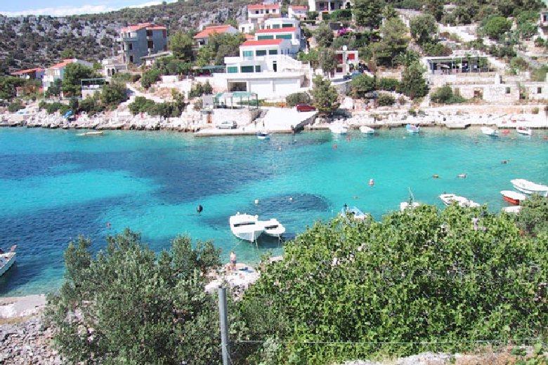 Rogoznica, apartment house with the sea view