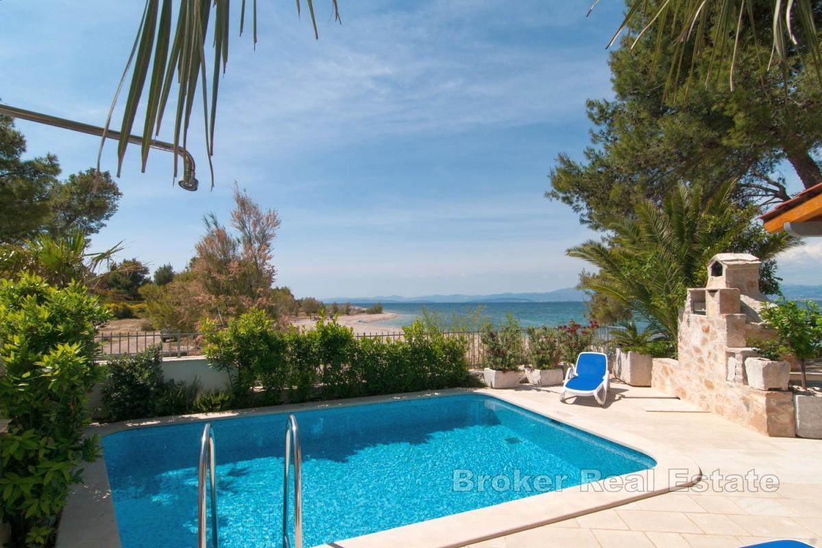 Vila první řada u moře - ostrov Brač