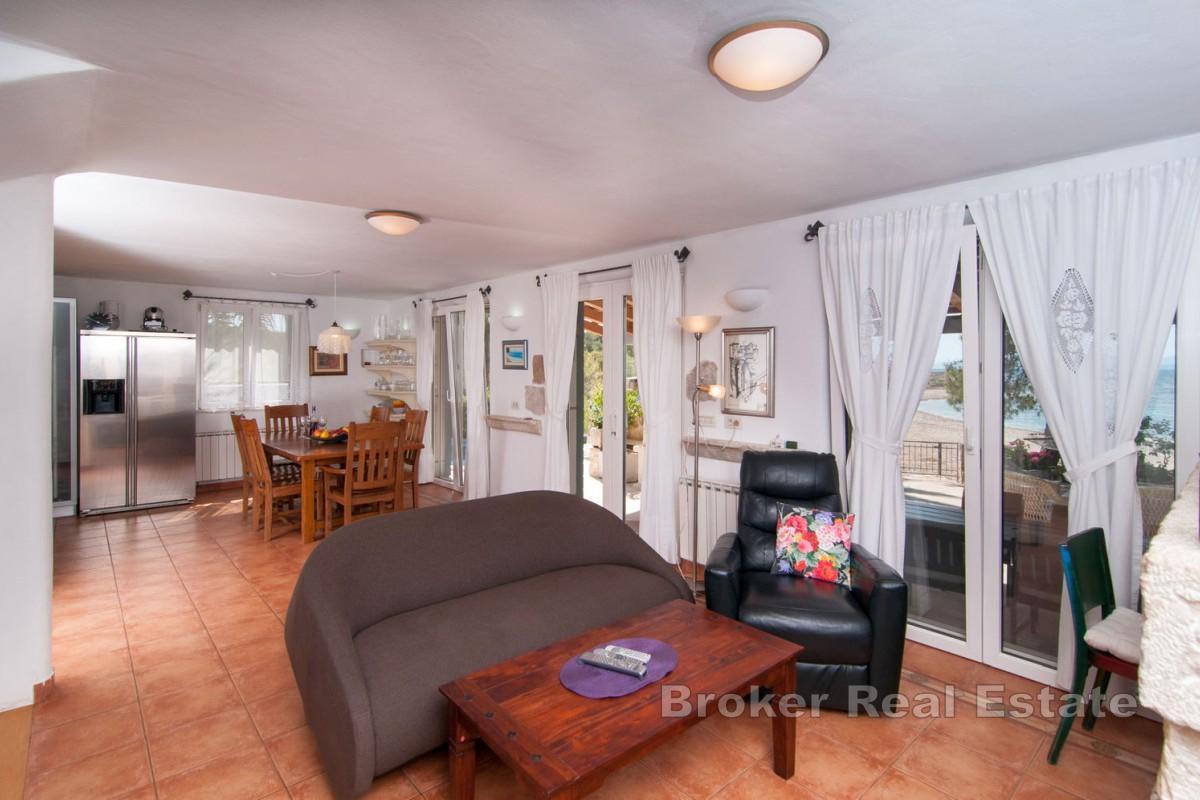 Vila první řada u moře - ostrov Brač