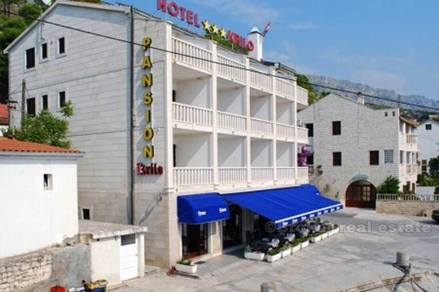 Hotel första raden mot havet - Omis område