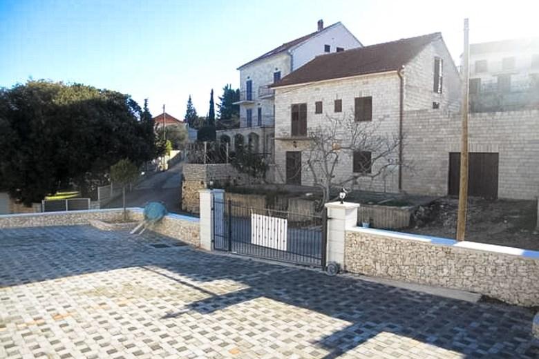 10 nově postavených bytů na ostrově Brač