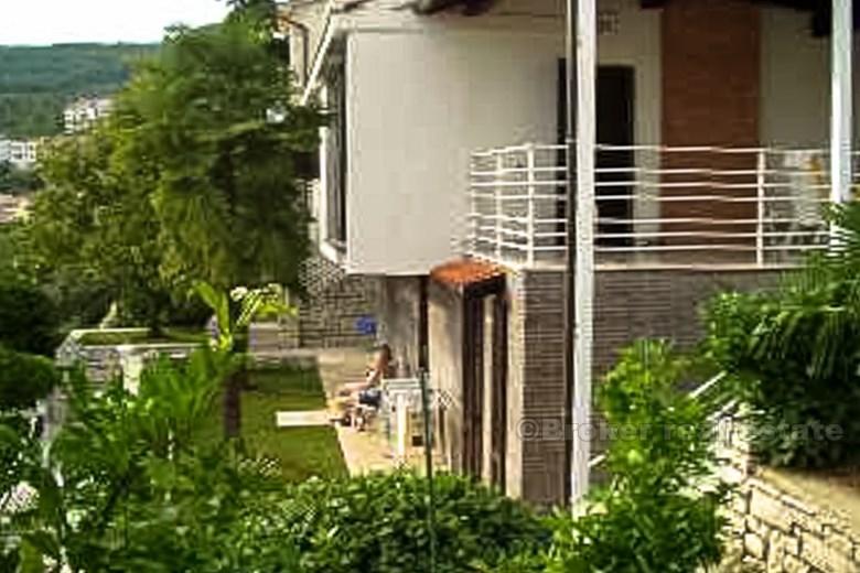 Wohnhaus mit herrlichem Meerblick - Pula Bereich