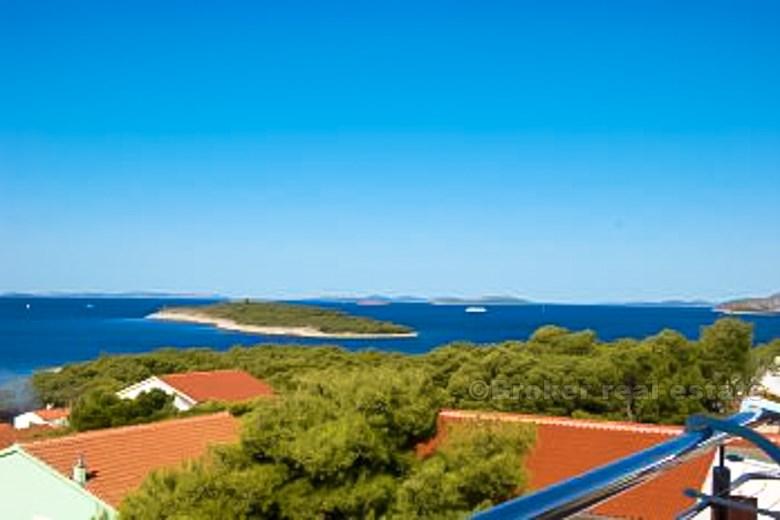 Apartment with sea view - Primosten