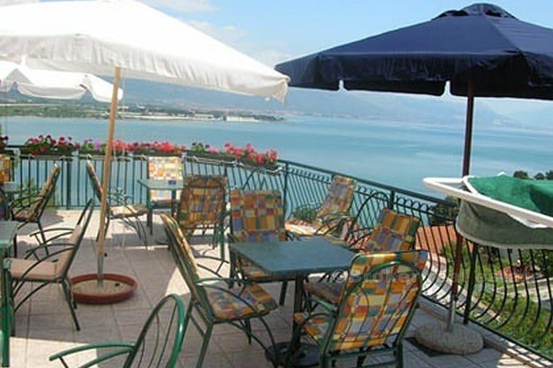 Dom z widokiem na morze i basenem - wyspa Ciovo