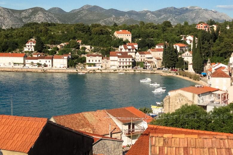 Ostrov Korčula - ostrov ústup v místě Turistické nahoru