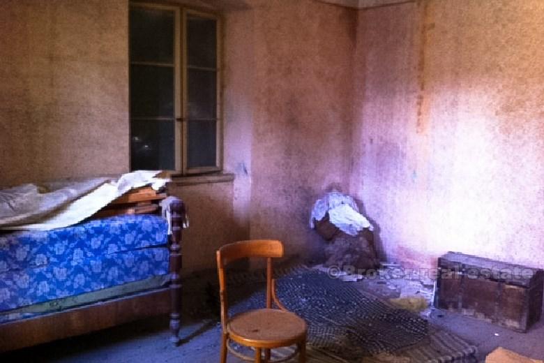 Vieille maison en pierre - Kastela