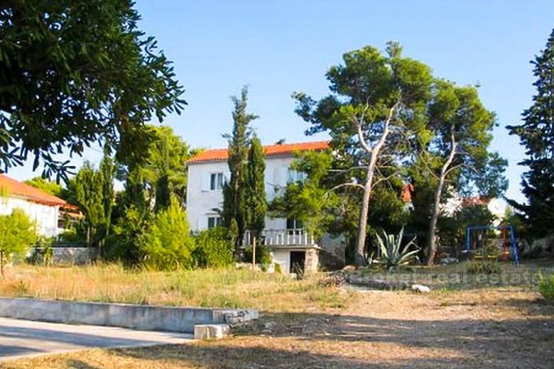 Maison première rangée de la mer - île de Brac