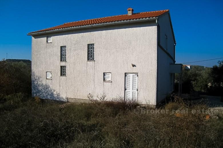 Middelhavet hus med terrasse - øya Krk