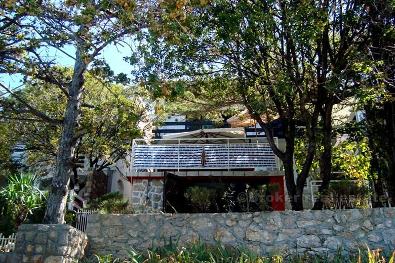 Karlobag - Hus første rad mot sjøen