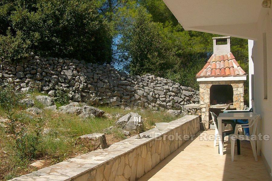 Остров Солта, дом с бассейном