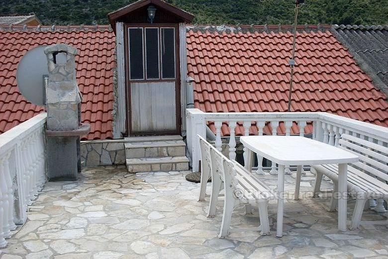 Pelješac - dom na 4 podlažiach vo vysokom štandarde