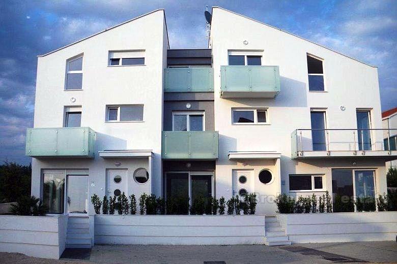 Île de Pag - appartements duplex et triplex de haute qualité