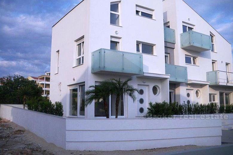 Île de Pag - appartements duplex et triplex de haute qualité