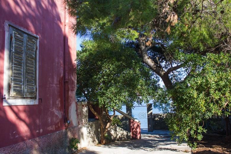 Wyspa Ciovo - Stary dom nad morzem