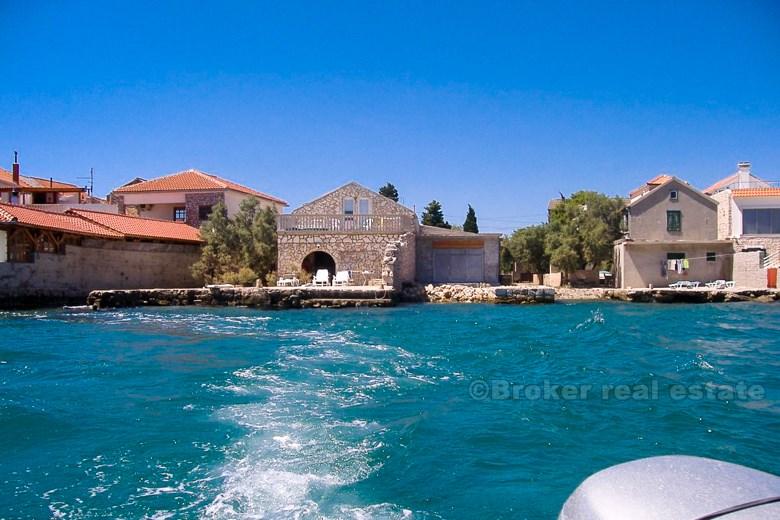 Île de Murter - Maison en bord de mer sur 2 étages