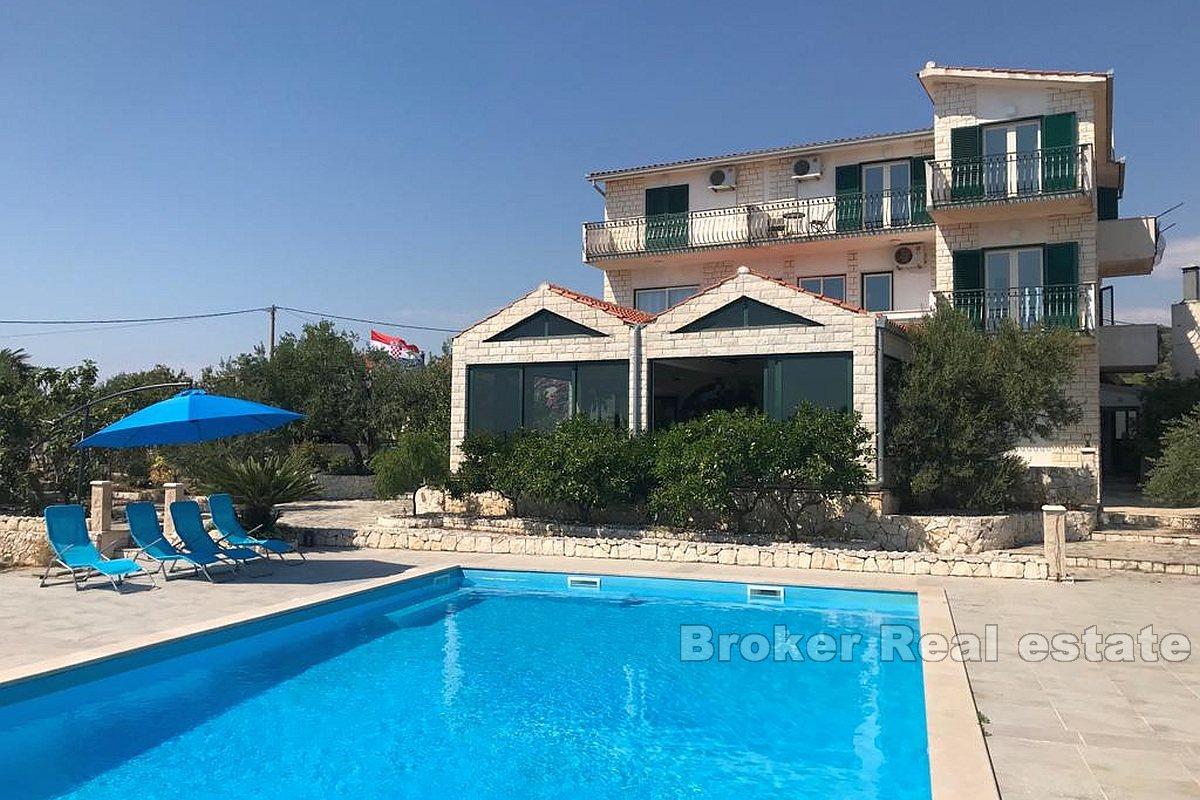 001-3713-30-rogoznica-house-with-pool-and-sea-view-for-sale