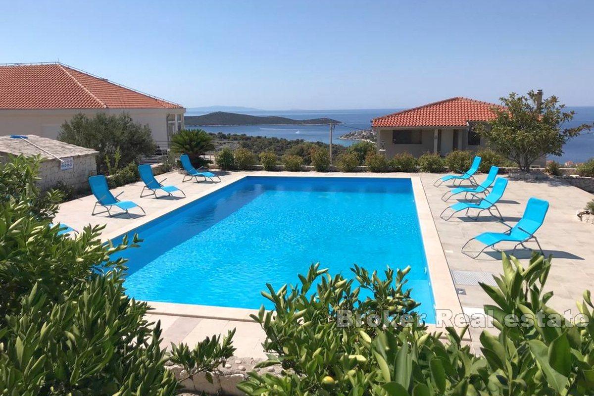 Севід - Дом / Вилла в 3 этажа с ресторанами и бассейном