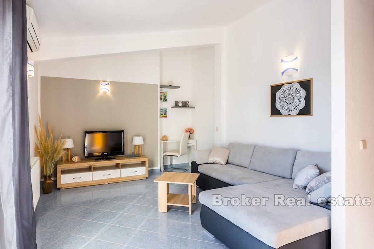 Севід - Дом / Вилла в 3 этажа с ресторанами и бассейном