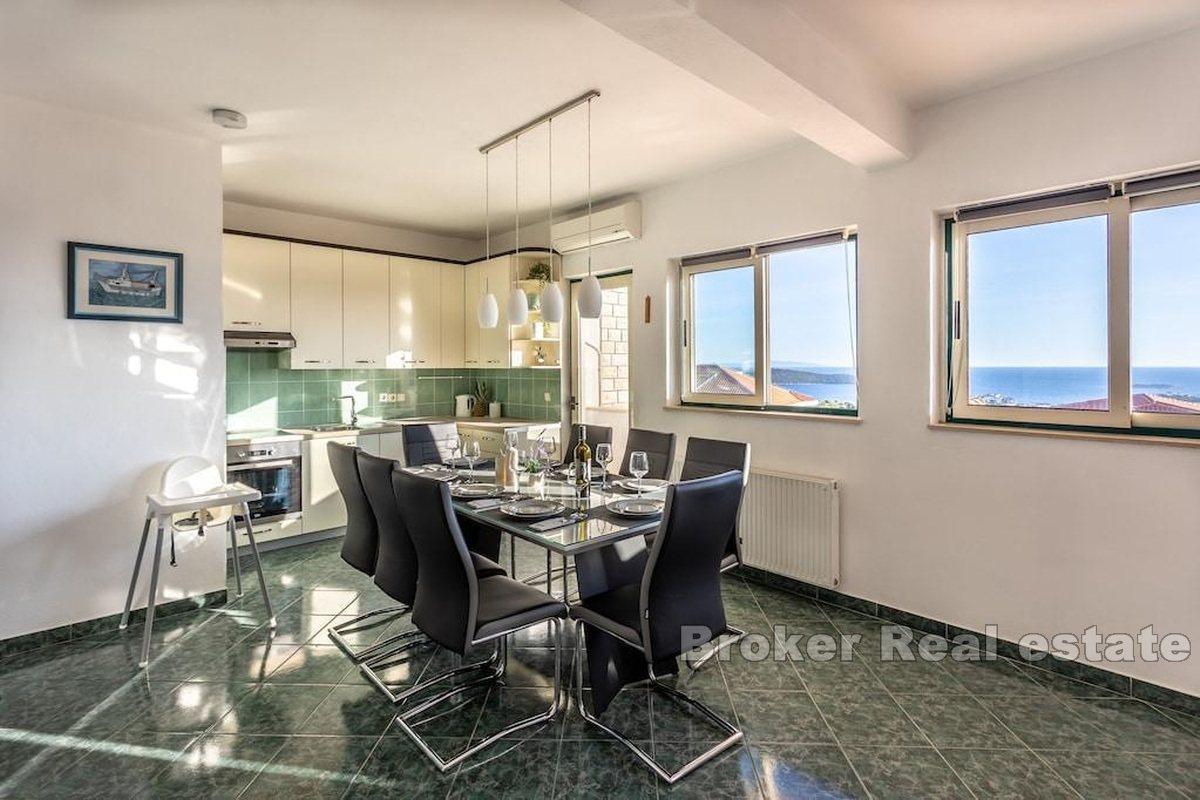 Севід - Дом / Вилла в 3 этажа с ресторанами и бассейном