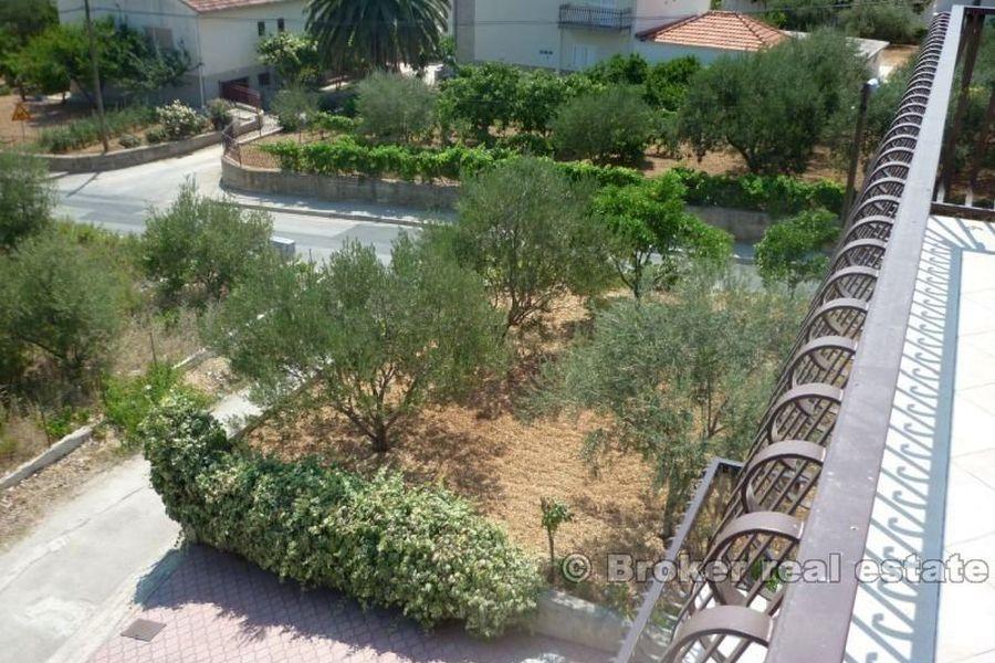 Trogir - Huset med mark på 3 våningar