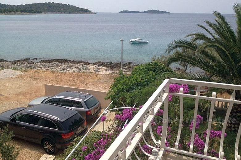 Rogoznica - dvojna kuća uz more