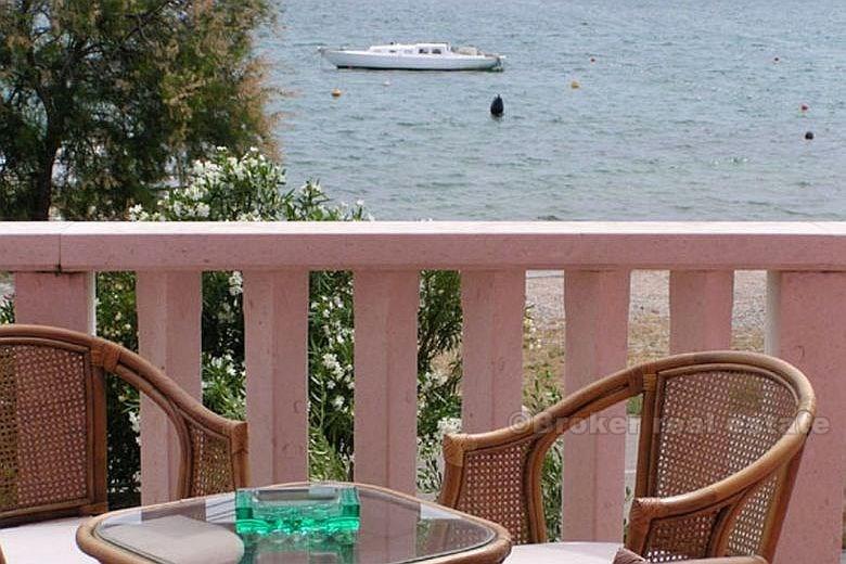 Près de Sibenik - première classe villa en bord de mer
