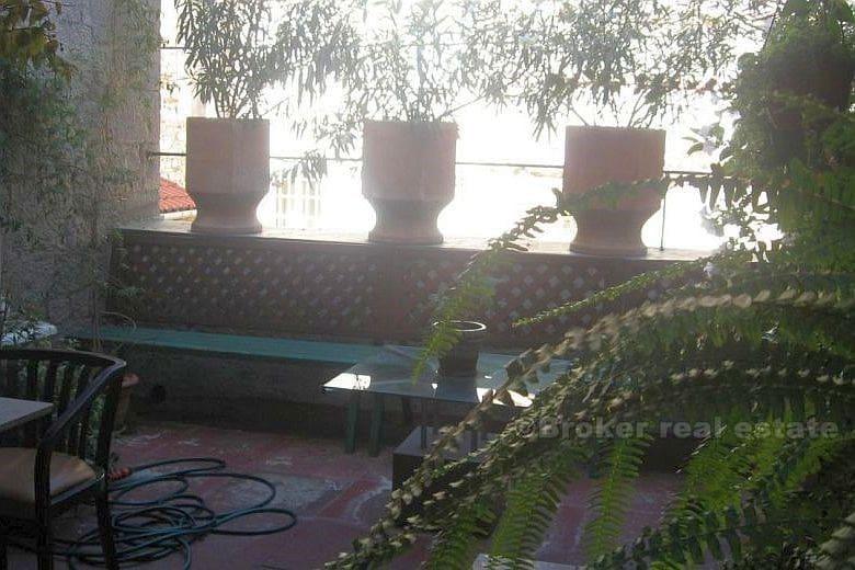 Centrum Splitu - Apartament z 4 pomieszczenia w środku miasta