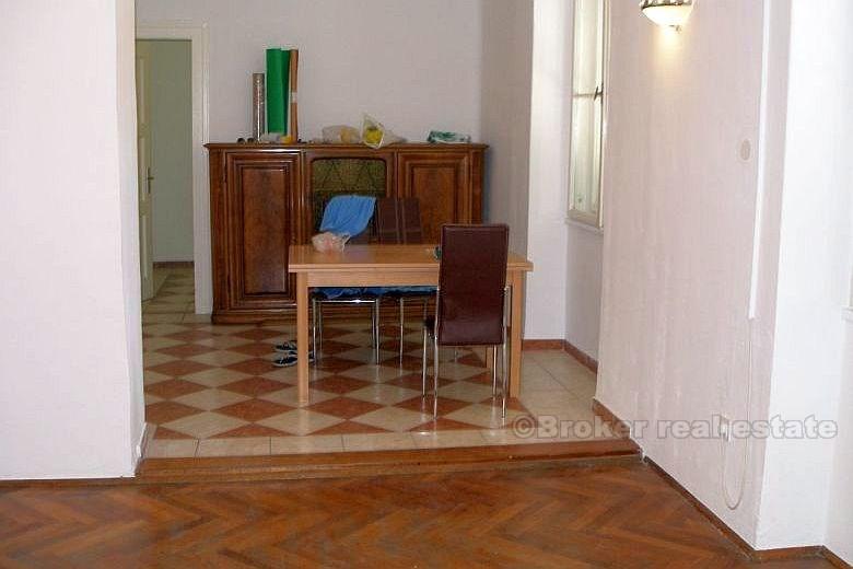 Split - Leilighet på 105 m2 i første etasje