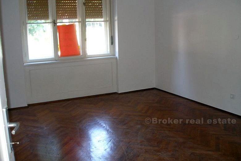 Split - Leilighet på 105 m2 i første etasje