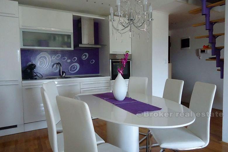 Solin - Newly renovated apartment