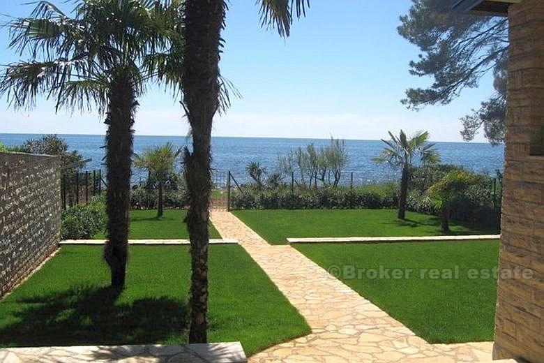 Umag - Haus von 110 m2, 5 Meter vom Meer entfernt