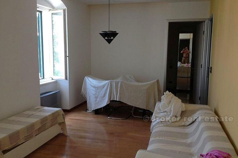 Centrum Splitu - Luxusní zrekonstruovaný byt o 84 m2