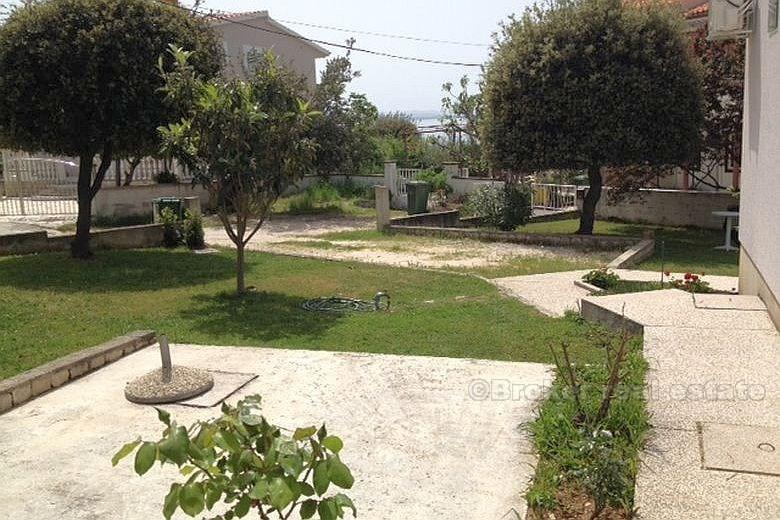 Nær Zadar - Hus med land ved sjøen