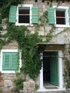 Near Split - Semi-detached old stone house on two floors