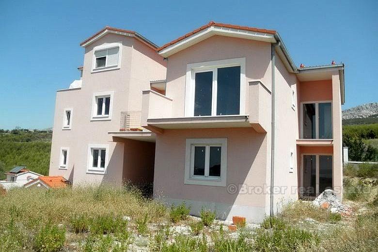 W pobliżu Split - Dom 388,52 m2 na 4 piętrach