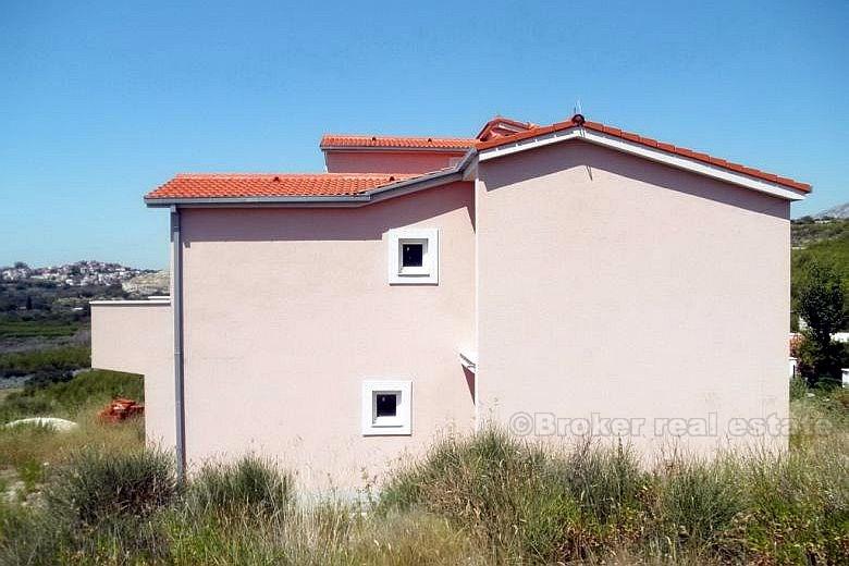 Blízko Split - Dom 388,52 m2 na 4 podlažiach